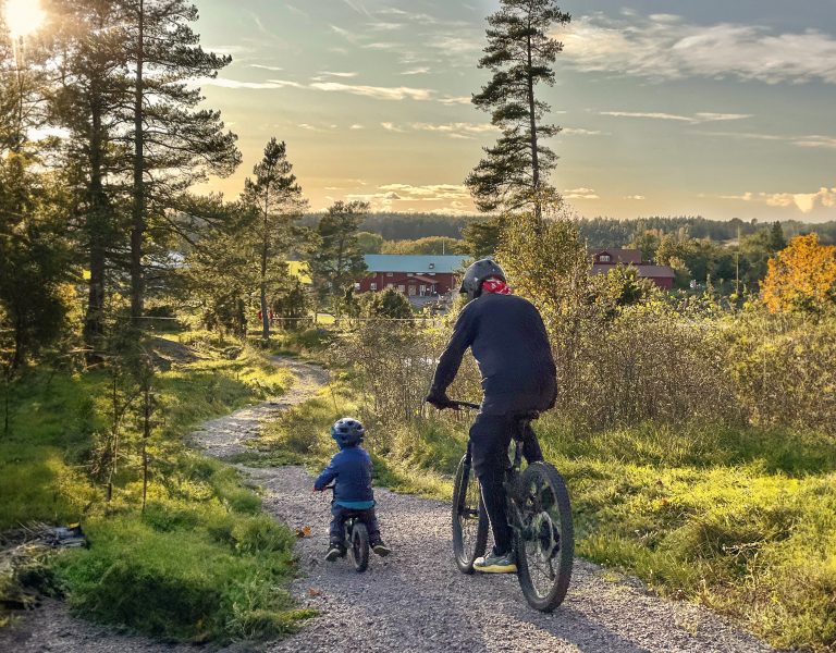Mountainbikers at Bergs Gård
