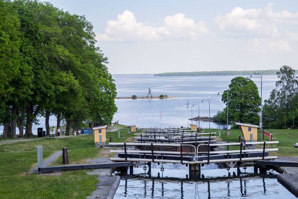Bild der Schleusentreppe in Berg bei Linköping – der größten Schleusenanlage des Göta-Kanals